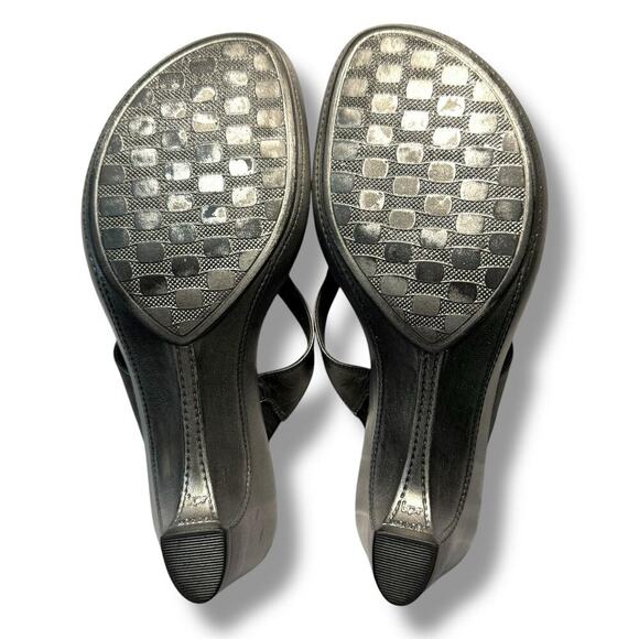 Matisse Modena Silver Tone Swirl Medallion Gunmetal Gray Wedge Sandals Size 7 - Picture 9 of 11